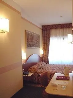 מלון Ardmore 3*